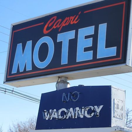 Capri Motel สก็อตส์บลัฟฟ์ ภายนอก รูปภาพ