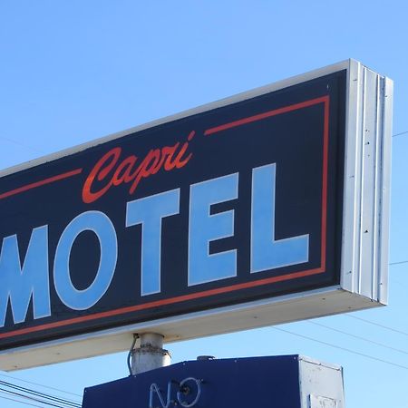 Capri Motel สก็อตส์บลัฟฟ์ ภายนอก รูปภาพ
