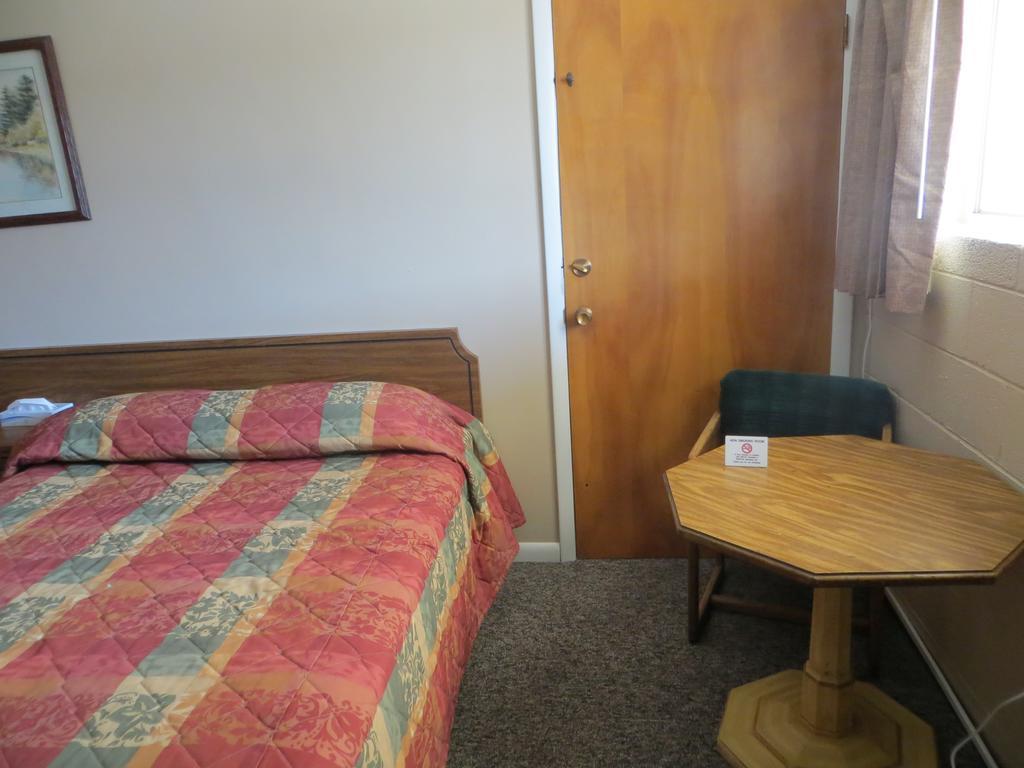 Capri Motel สก็อตส์บลัฟฟ์ ภายนอก รูปภาพ